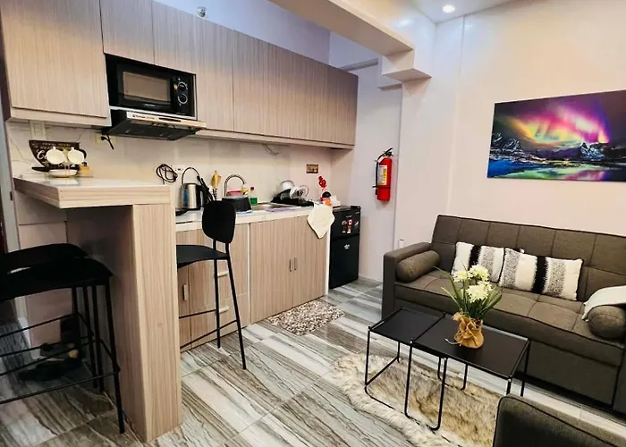 Bears Den Cozy 1br With Balcony Facing And Amenity Near Mactan Airport Appartement